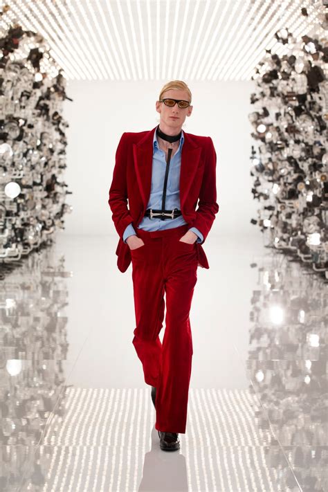 gucci tom ford red suit